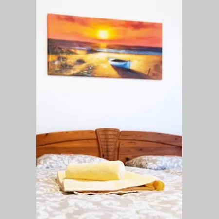New, Quiet Flat Next To U1, Vic, Shopping Mall,... Apartment