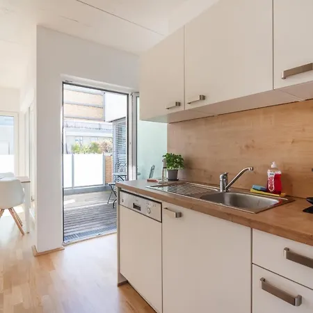 Helles, Neues Dg Mit Blick Zum Donauturm Apartment *
