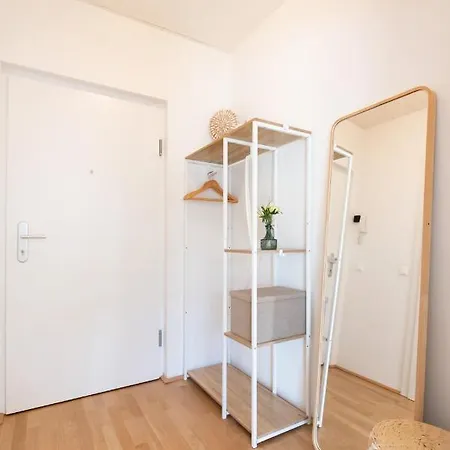 Helles, Neues Dg Mit Blick Zum Donauturm Apartment *