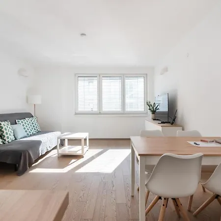 Apartment Immersed Into Vienna's Life And Yet A Retreat, Minimum 30 Nights Vienna