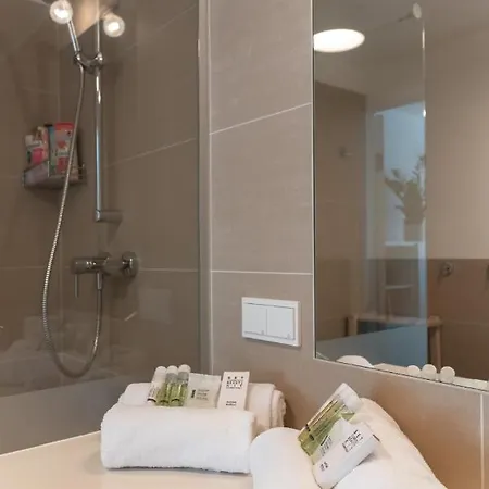 Immersed Into Vienna's Life And Yet A Retreat, Minimum 30 Nights Apartment Vienna
