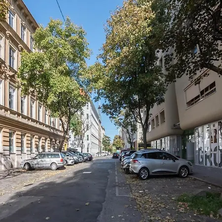 Helles, Neues Dg Mit Blick Zum Donauturm Apartment *