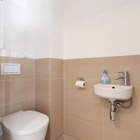 Apartment Immersed Into Vienna's Life And Yet A Retreat, Minimum 30 Nights
