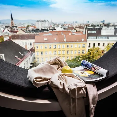 Mooons Viena