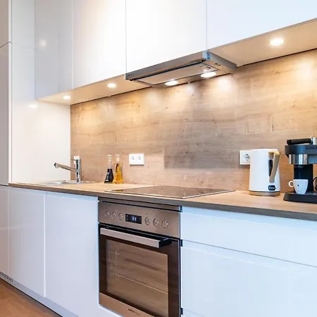 Apartment New Luxury Overlooking