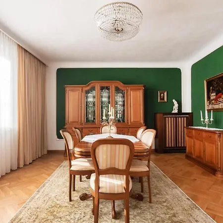 Apartment Renoviertes Mit Garten In Ruhelage