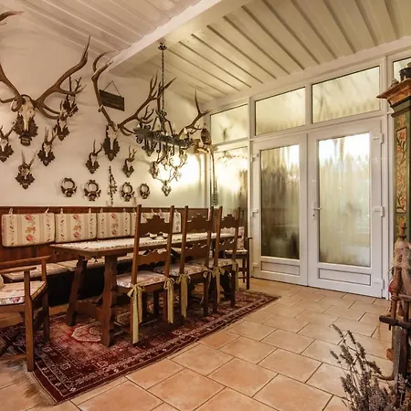 Apartment Renoviertes Mit Garten In Ruhelage