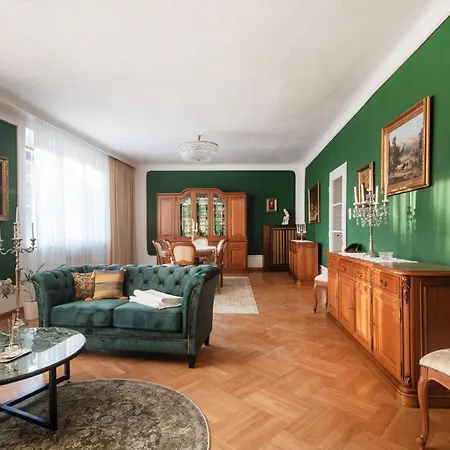 Renoviertes Mit Garten In Ruhelage *