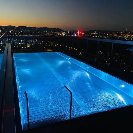 Apartment New Luxury Overlooking