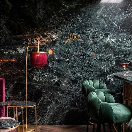 Hotel Josefine 4*