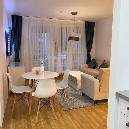 Apartment FeelHome Vienna, Subway U1 Kagran/Donauzentrum *