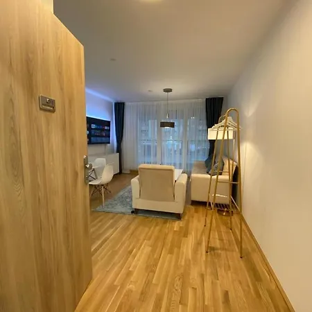 Apartment FeelHome Vienna, Subway U1 Kagran/Donauzentrum Wien
