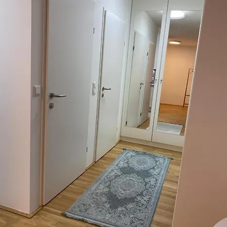 FeelHome Vienna, Subway U1 Kagran/Donauzentrum Apartment