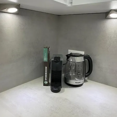 Apartment FeelHome Vienna, Subway U1 Kagran/Donauzentrum