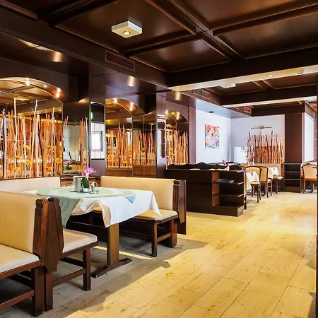 Lenas Hotel 3*