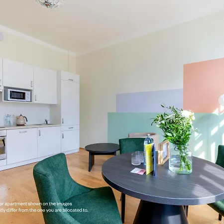 Numa Strauss Aparthotel