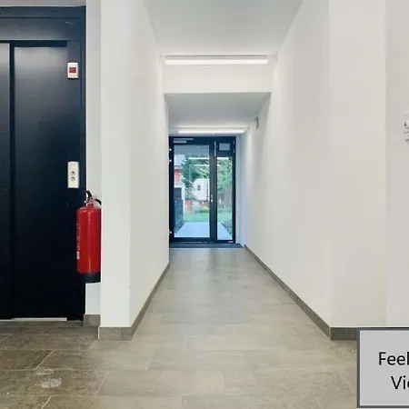 Apartment FeelHome Vienna, Subway U1 Kagran/Donauzentrum