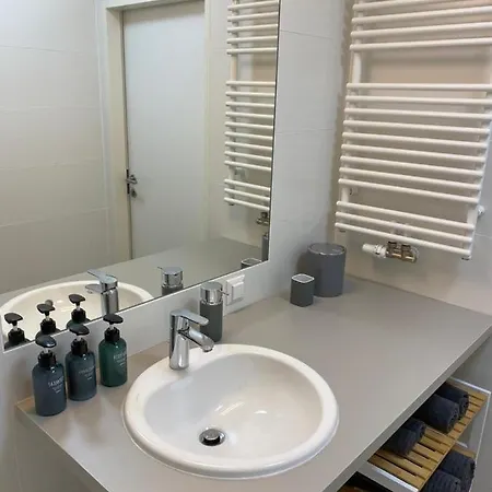 FeelHome Vienna, Subway U1 Kagran/Donauzentrum Apartment