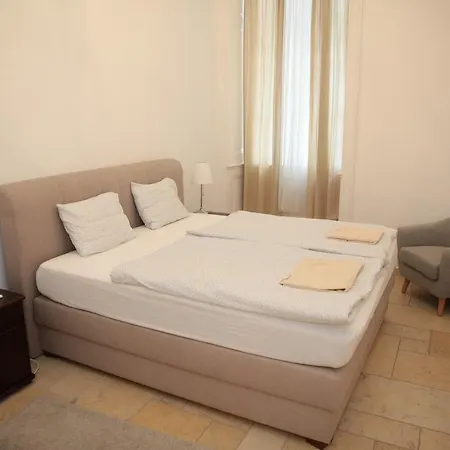 Apartment Heart Of - *
