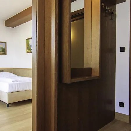 Lenas Hotel Vienna