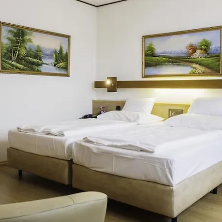 Lenas Hotel 3*