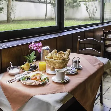 Lenas Hotel Vienna