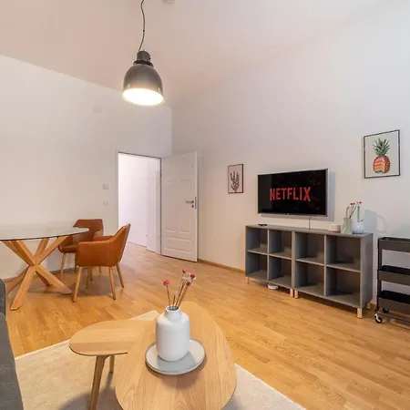 Klaus I Levestate Apartment *