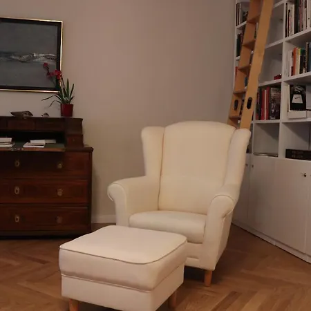 Apartment Mit Balkon Beim Schloss Belvedere Wien