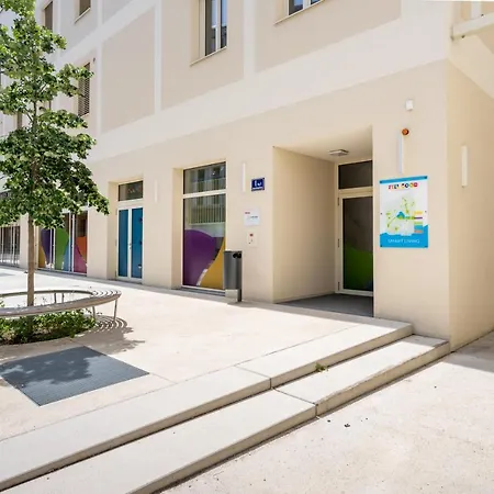 Feelgood Smartliving | Contactless Check-in 3*