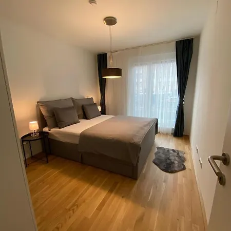 Apartment FeelHome Vienna, Subway U1 Kagran/Donauzentrum *