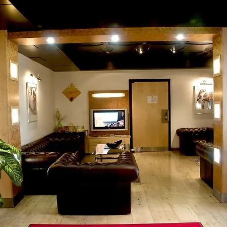 Lenas Hotel 3*