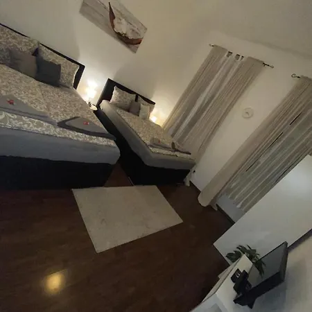 Rover Apartment *