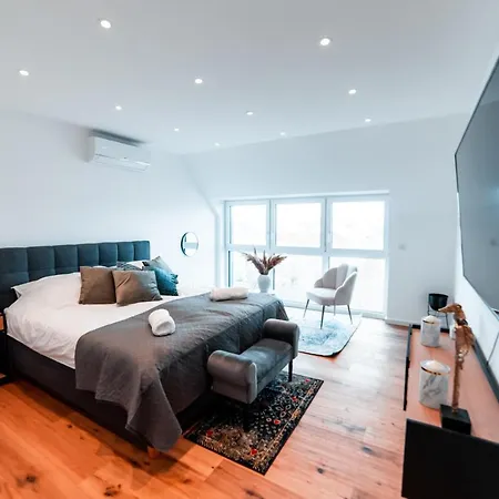 Apartment Triangle Penthouse Vienna