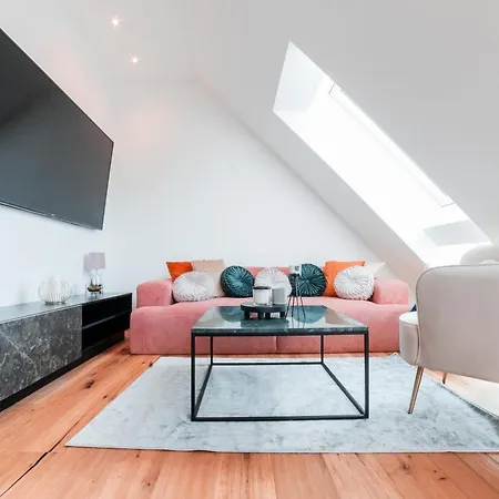 Triangle Penthouse Apartment *