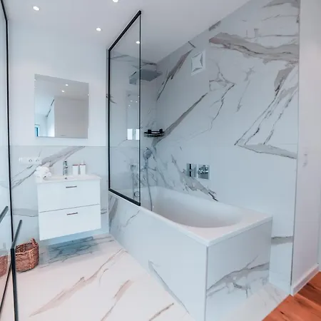 Triangle Penthouse Apartment *