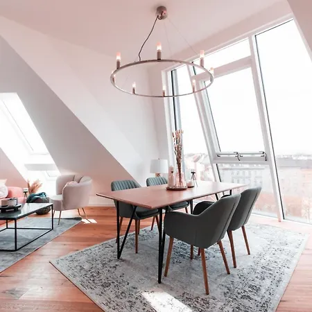 Triangle Penthouse Apartment Vienna