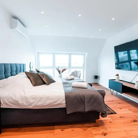 Triangle Penthouse * Vienna