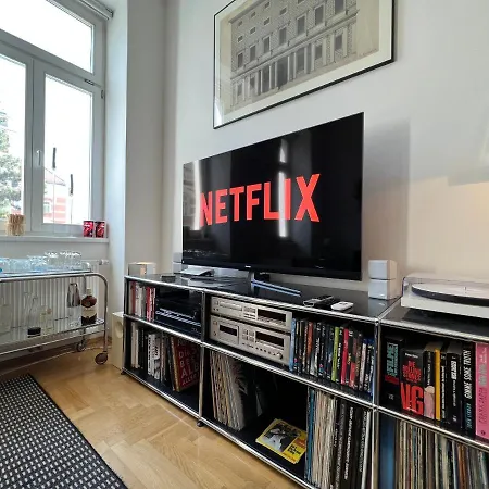 Apartment Design Apartment: Stylish Near Schönbrunn With Parking & Netflix Vienna