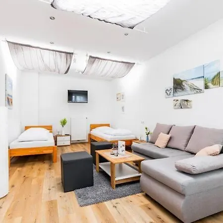 Budget West With Shared Kitchen