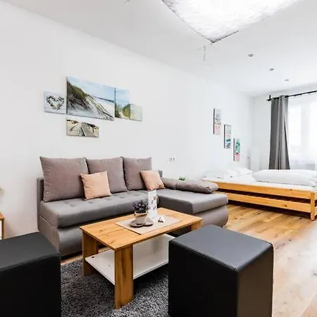 Budget West With Shared Kitchen Apartment *