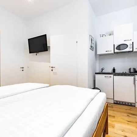Apartment Budget West With Shared Kitchen Vienna