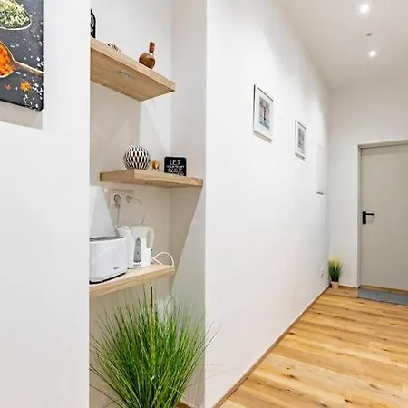 Apartment Budget West With Shared Kitchen Vienna