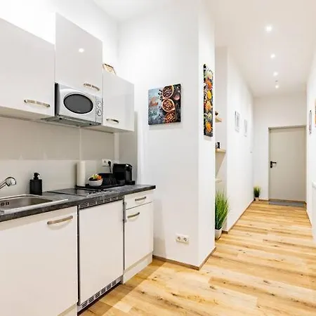 Apartment Budget West With Shared Kitchen Vienna