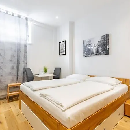 Apartment Budget West With Shared Kitchen Vienna