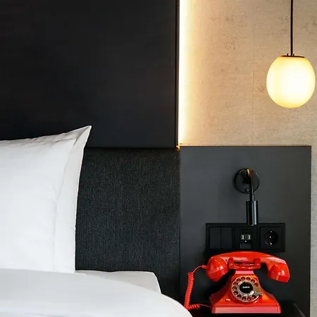 Hotell Radisson Red Hotel, 4*