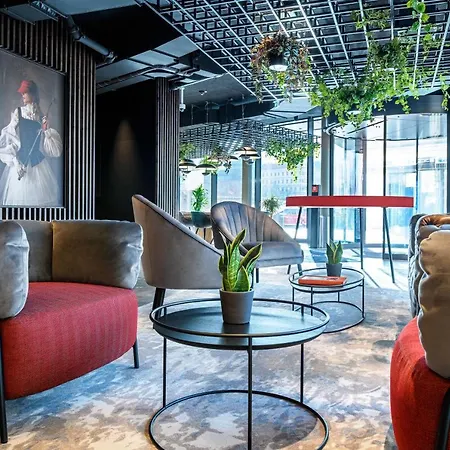 Radisson Red Hotel, 4*