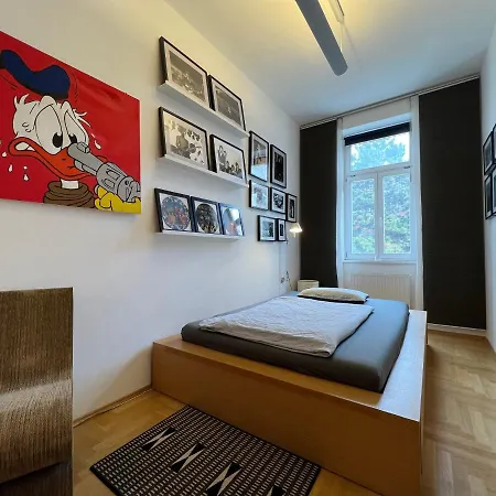 Apartment Design Apartment: Stylish Near Schönbrunn With Parking & Netflix Vienna