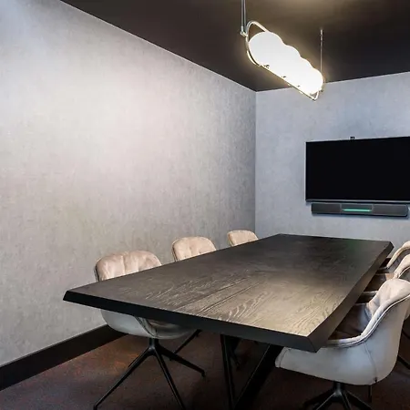 Hotell Radisson Red Hotel,