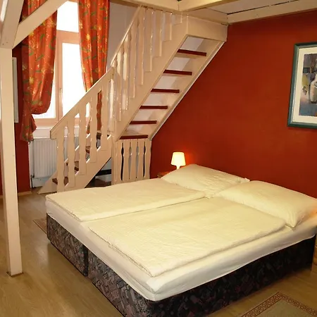 Hotel Liechtenstein Apartments II Aparthotel 2*