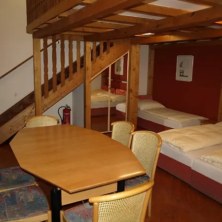 Hotel Liechtenstein Apartments II Aparthotel 2*